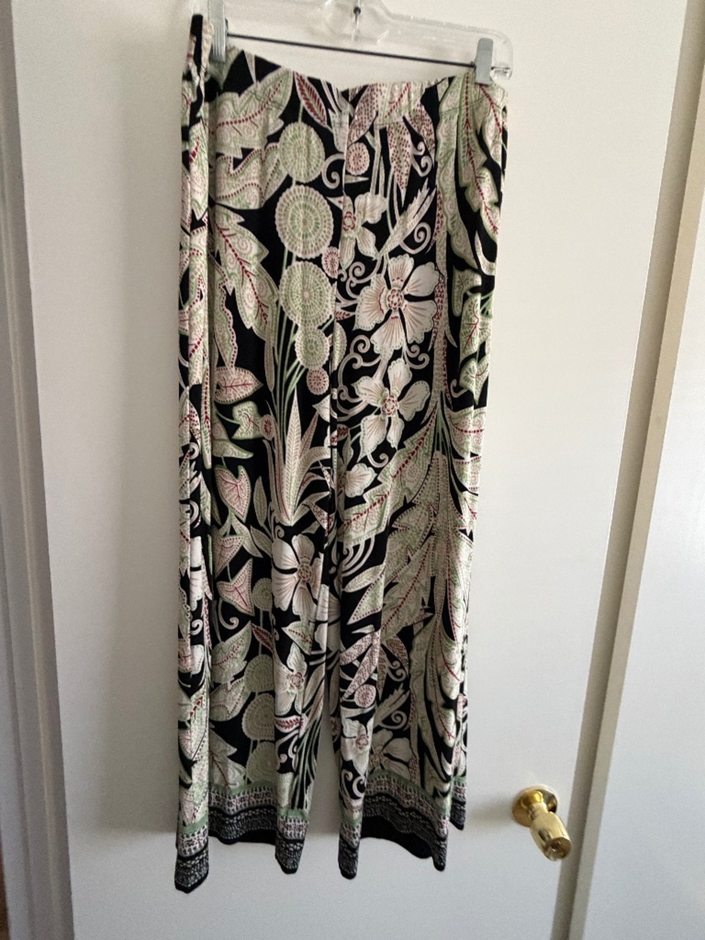 Chico's Travelers Petite Floral Leaf Wide Leg Pant Stretch Pull On Elastic Waist